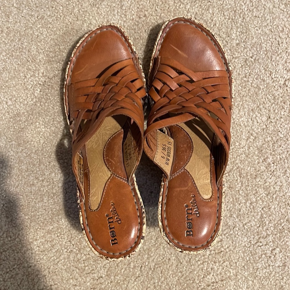 Born sandals